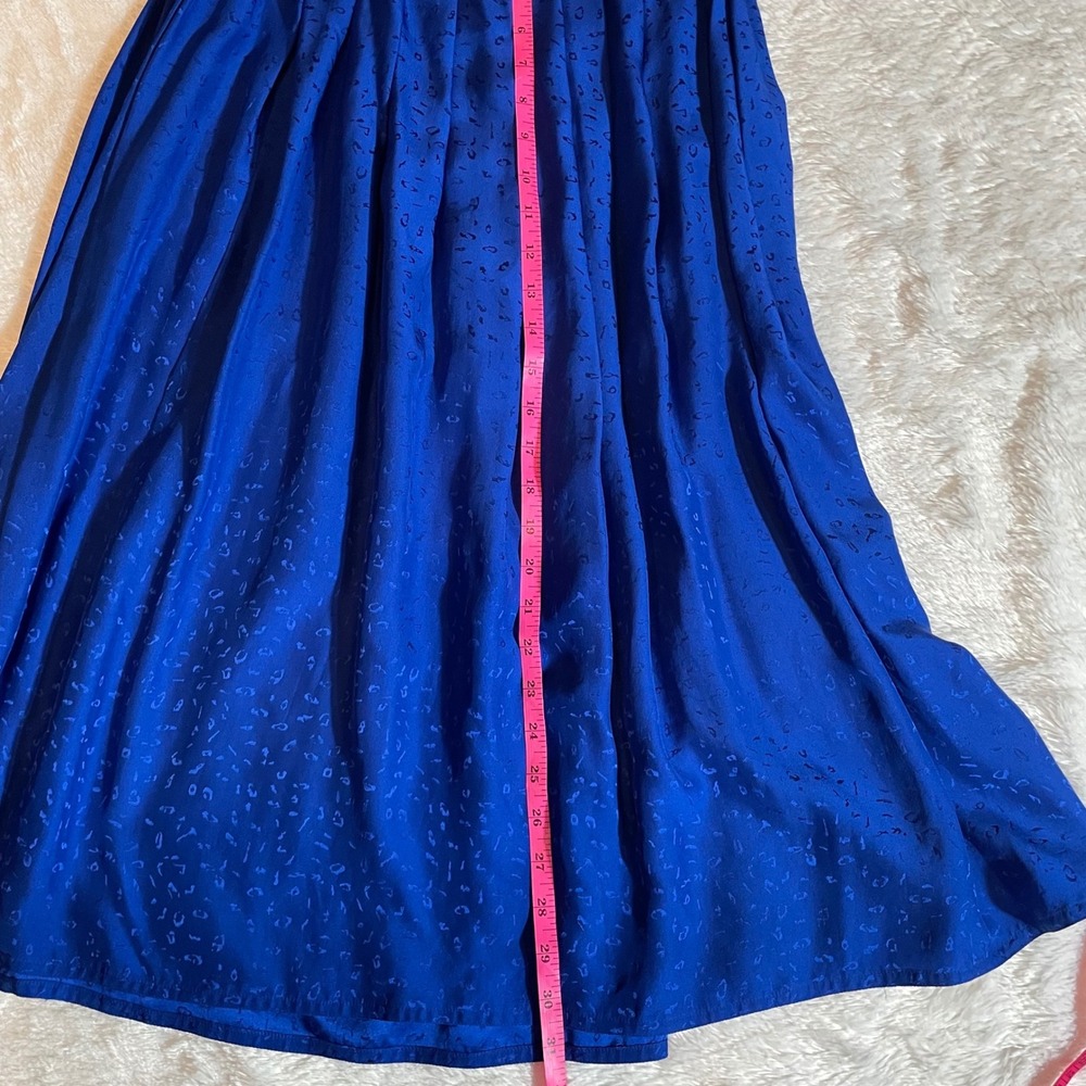 VTG Maggy London Petites Royal Blue 100% Silk Skirt Suit Set Size 2P
Co-ord Set - Picture 10 of 10